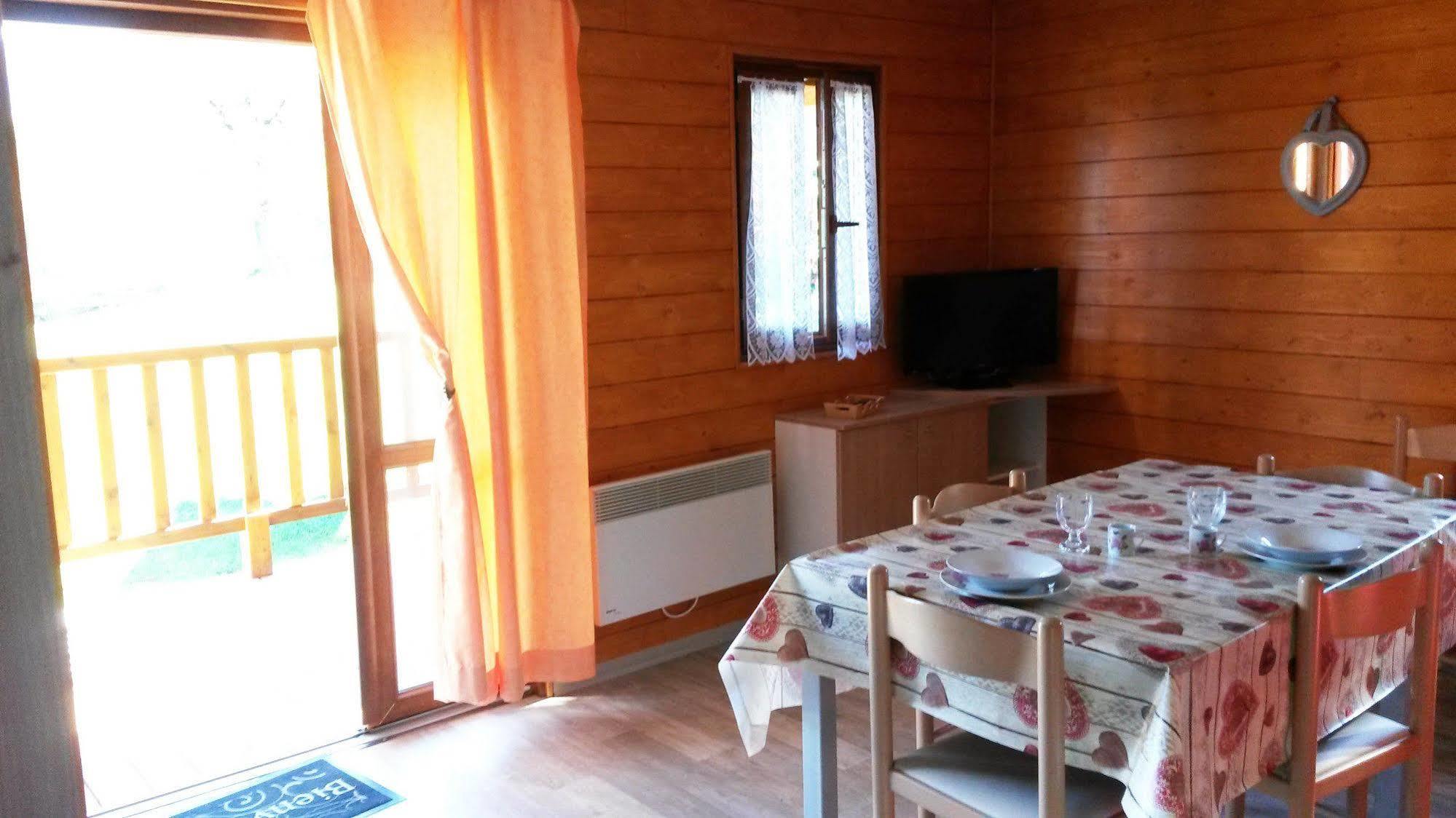 Chalets Du Lac Arcizans-Avant ภายนอก รูปภาพ